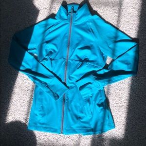 NWOT Women’s Under Armour Zip Up size SM/P